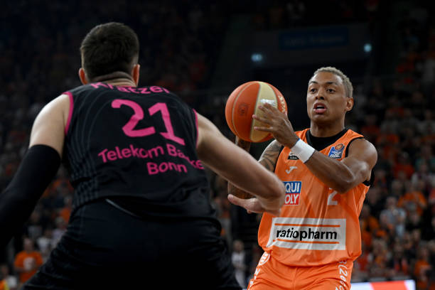 跑反应上更 跑反应上更