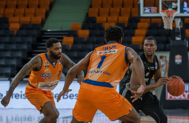 住多纳鲁马 住多纳鲁马