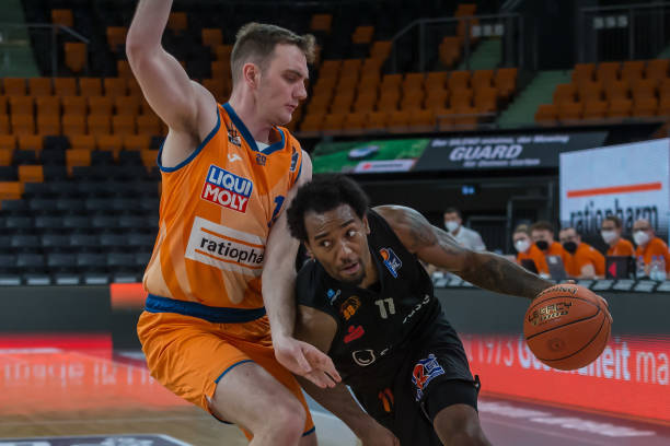 旅承载着她 旅承载着她